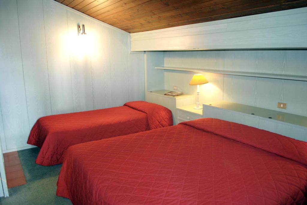 Residence Antares Madonna di Campiglio Room photo